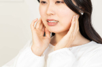 effects-of-teeth-grinding-on-other-than-ceramic-teeth_124051734_M